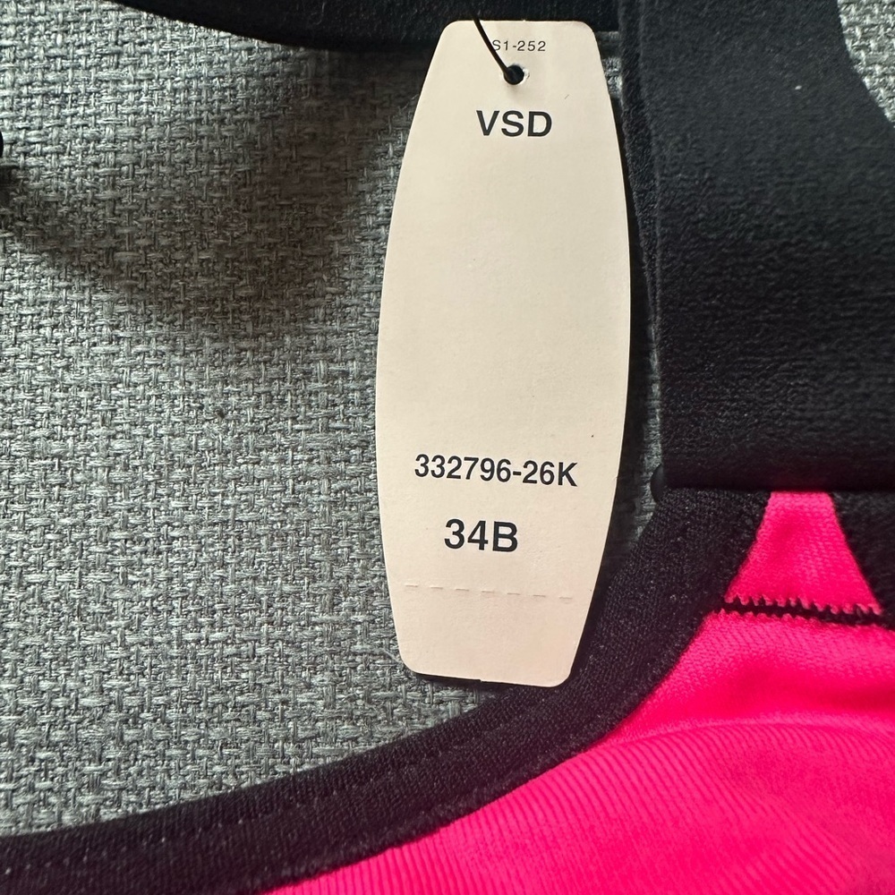 Victoria's Secret NWT , the ultimate cross-train sport push up bra - Picture 3 of 6